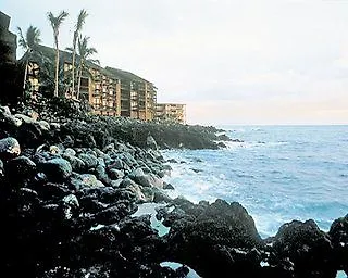 Sea Village Kailua-Kona 4*,